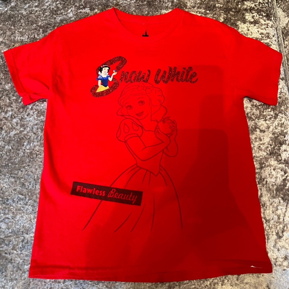 Official Disney Theme Park Top- Snow White